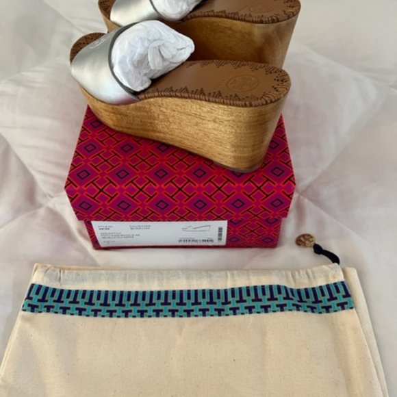 NIB Tory Burch Patty 80mm Platform Wedge Sandal Veg Nappa Metallic Silver 7 RARE - Picture 9 of 14